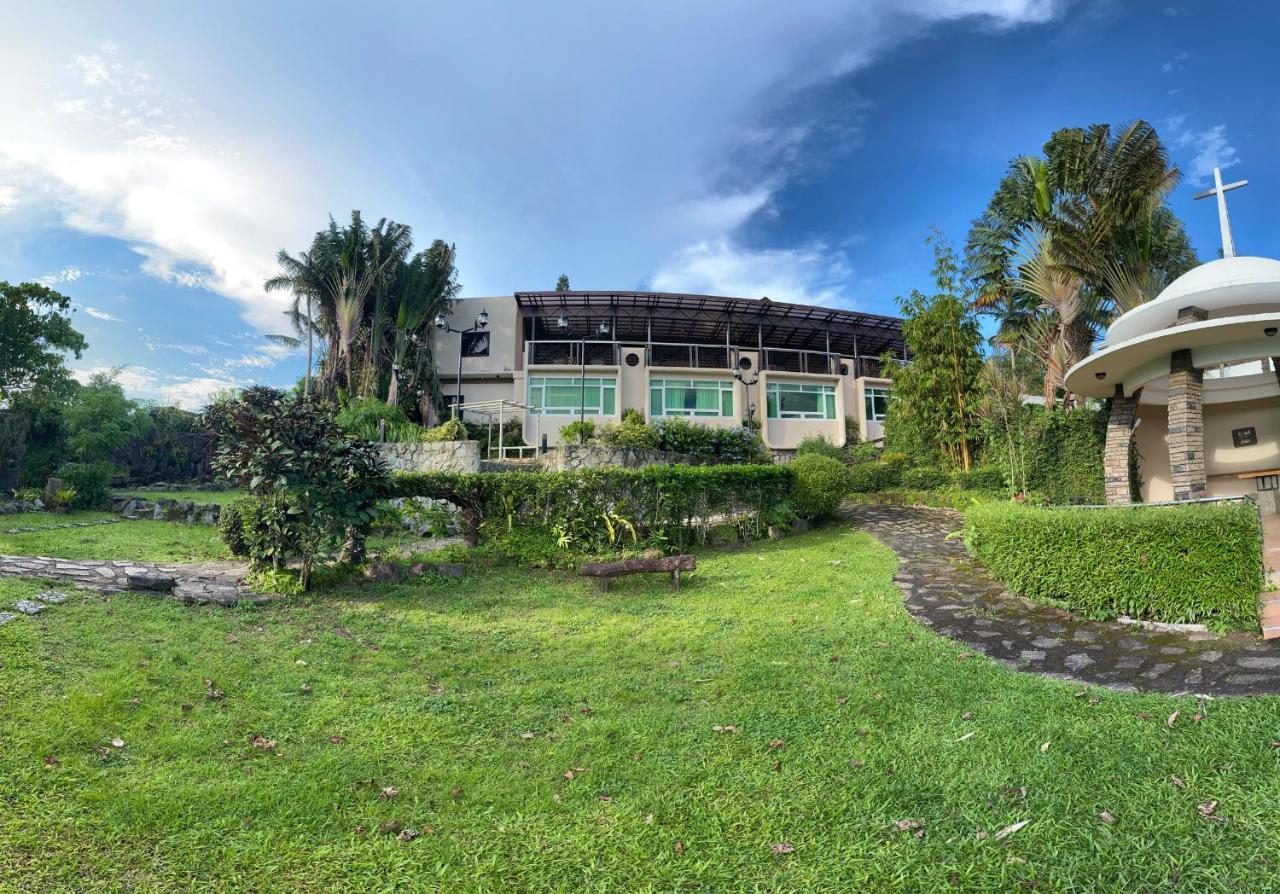 The Lakeview Suites Tagaytay City Exterior foto
