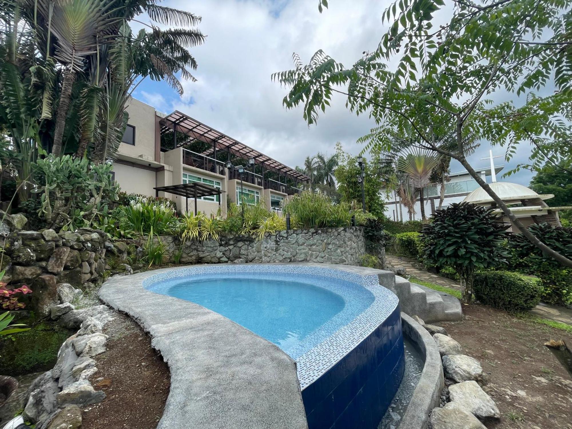 The Lakeview Suites Tagaytay City Exterior foto